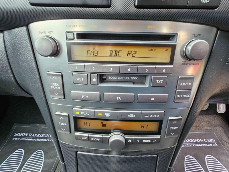 TOYOTA AVENSIS
