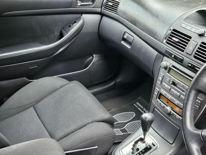 TOYOTA AVENSIS