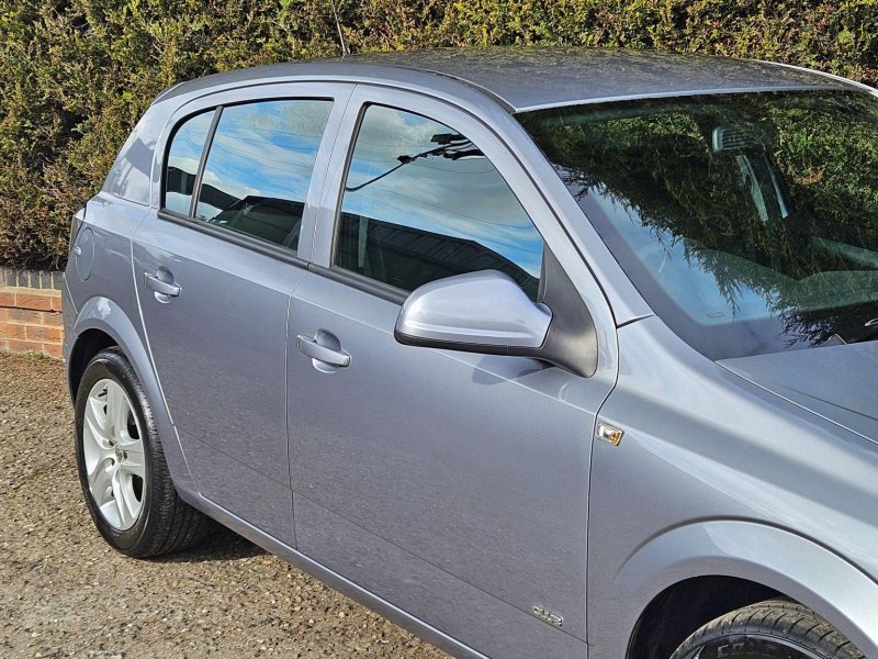 VAUXHALL ASTRA