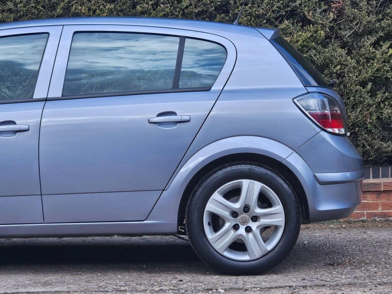 VAUXHALL ASTRA