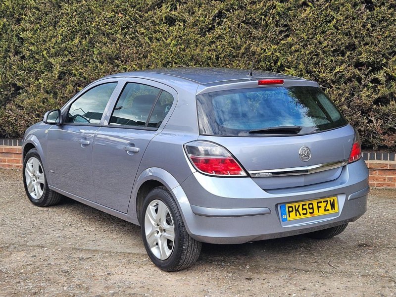 VAUXHALL ASTRA