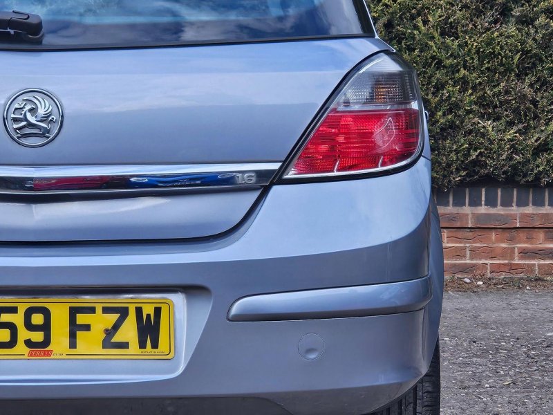 VAUXHALL ASTRA
