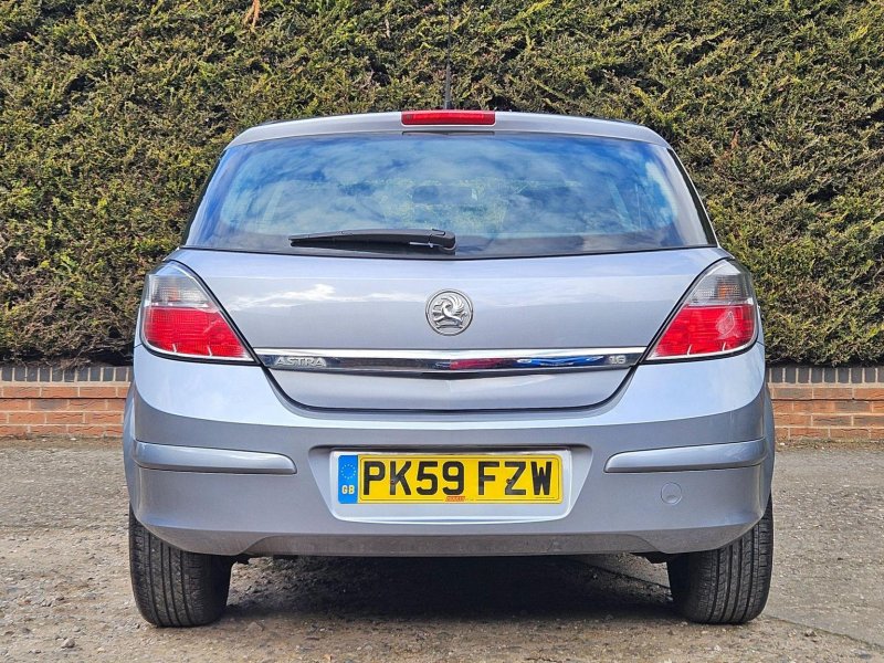 VAUXHALL ASTRA