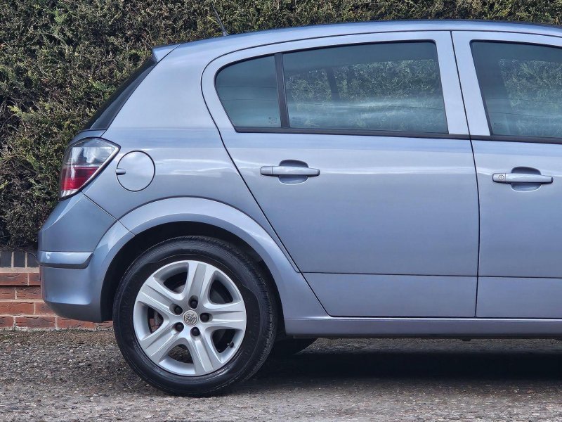 VAUXHALL ASTRA
