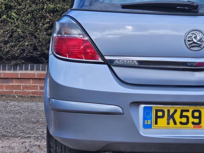 VAUXHALL ASTRA