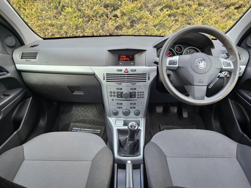 VAUXHALL ASTRA
