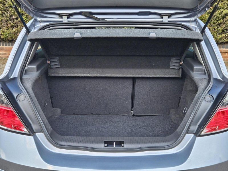 VAUXHALL ASTRA