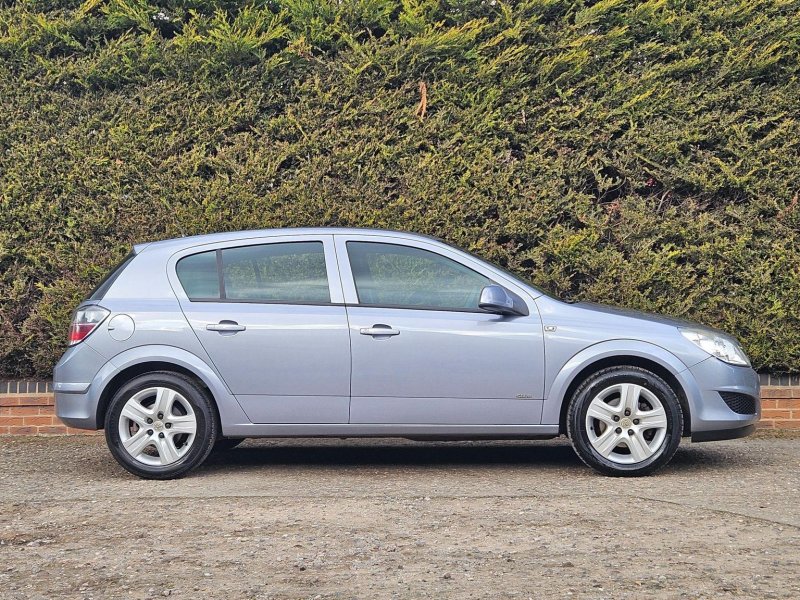 VAUXHALL ASTRA