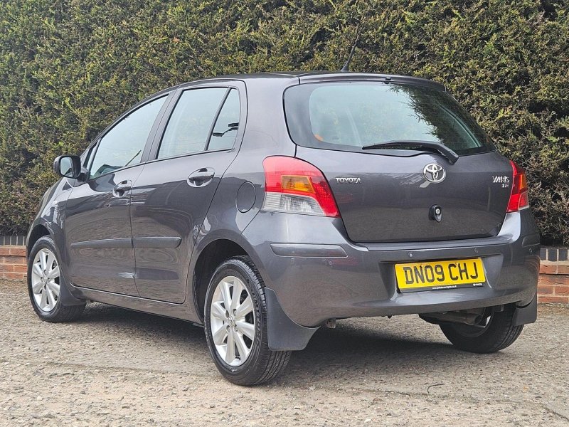 TOYOTA YARIS
