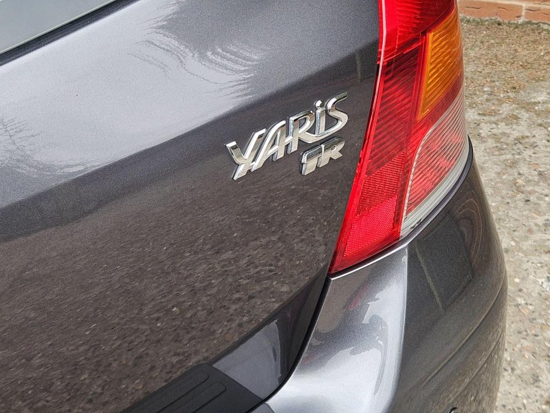 TOYOTA YARIS