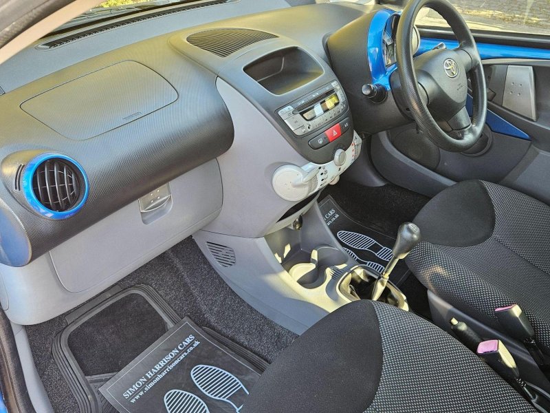 TOYOTA AYGO