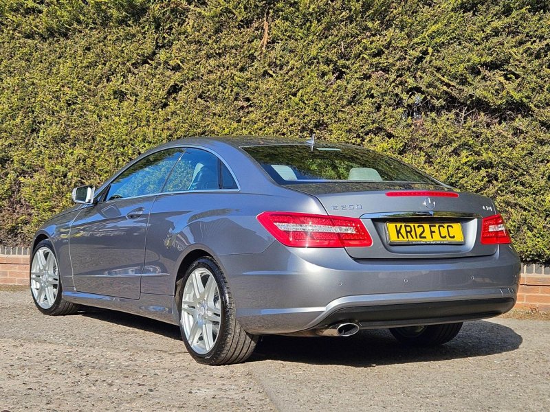 MERCEDES-BENZ E CLASS