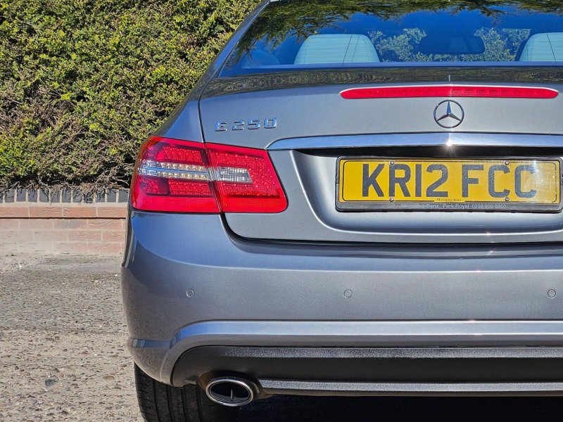 MERCEDES-BENZ E CLASS