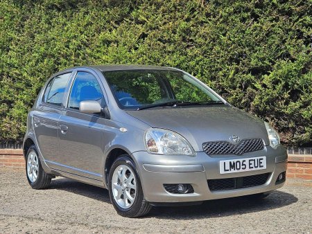TOYOTA YARIS 1.3 VVT-i Colour Collection 5dr